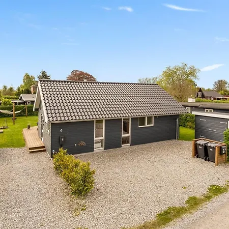 Nine - 200m From The Sea By Interhome *